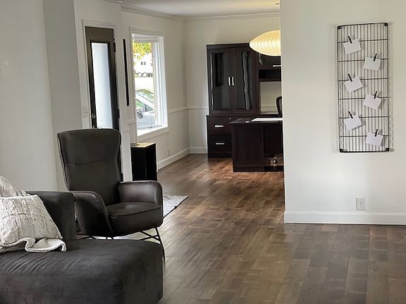 4th image of 5285 Birchwood Dr