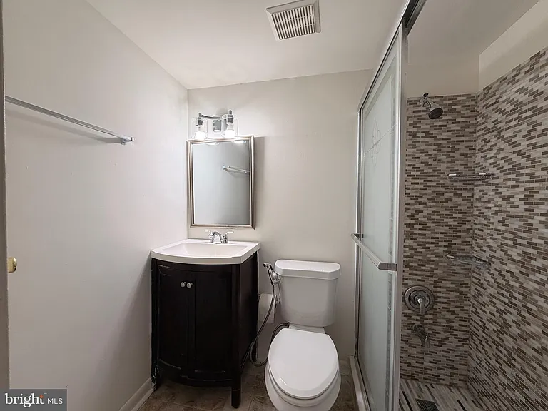 487 N Armistead St #203 — Photo 14