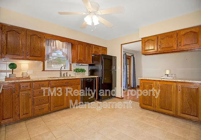 506 S 17th St — Photo 8
