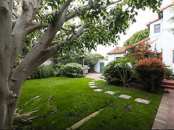 2nd image of 727-29 Alameda Blvd