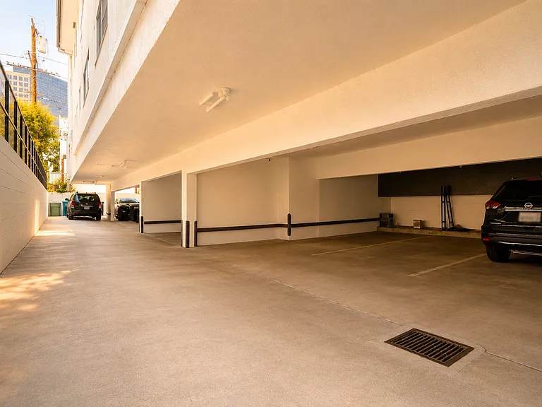 220 S Gale Dr #5 — Photo 20
