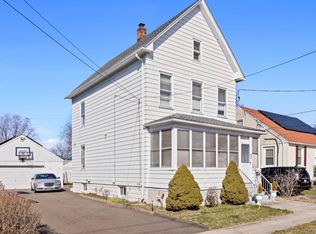 52 Dix St, Hamden, CT 06514