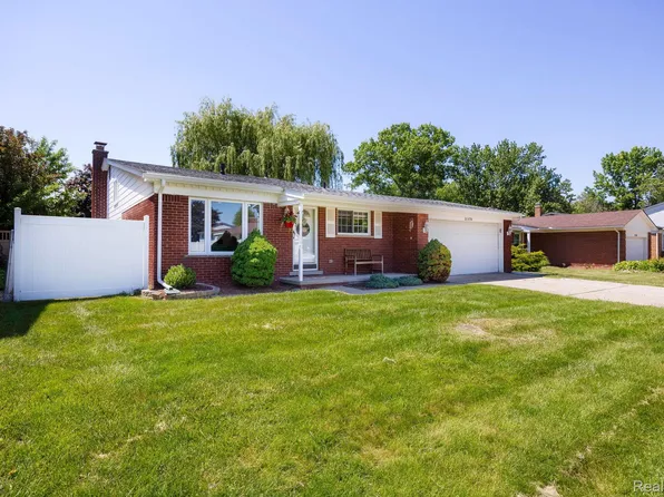 21076 Millbury Dr, Woodhaven, MI 48183