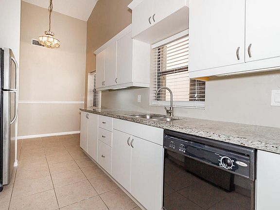 4th image of 4904 Boxwood Cir