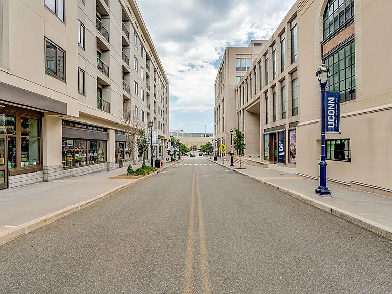 Front Street Lofts — Photo 27