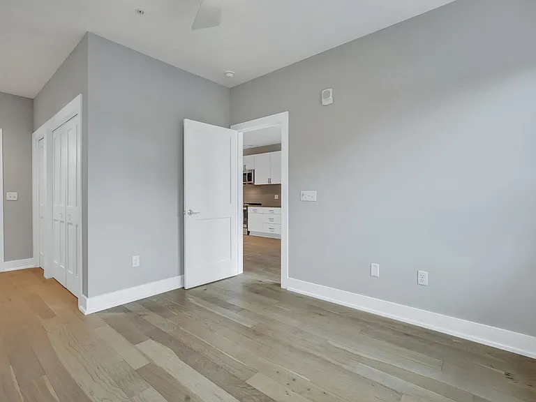 601 E 39th Street — Photo 58