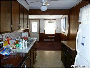 4th image of 34 Waterbury Dr