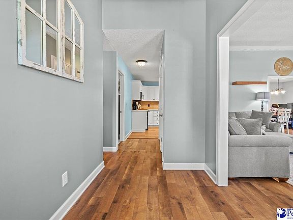 5th image of 2513 Meridian St