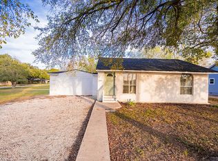 2106 Sue St, El Campo, TX 77437