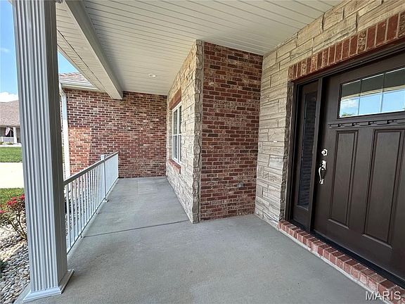 5th image of 826 Destiny Dr