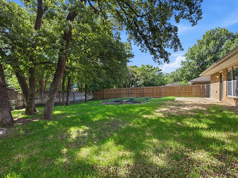 2505 Ironwood Ct — Photo 14