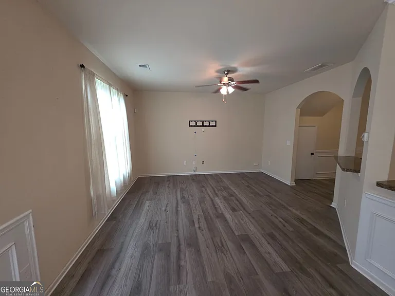 326 Lauren Dr — Photo 10