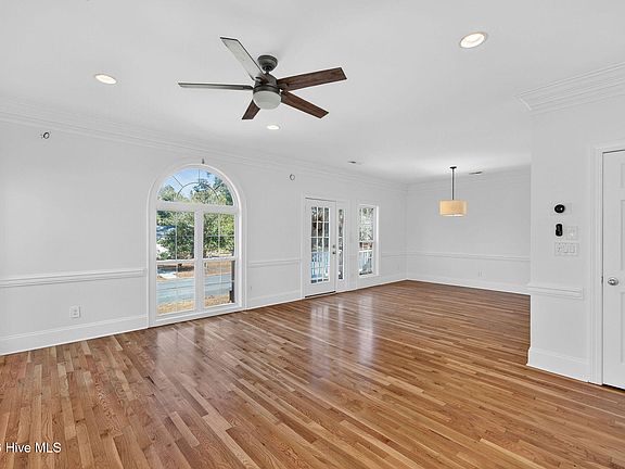 3rd image of 447 N 21st Street
