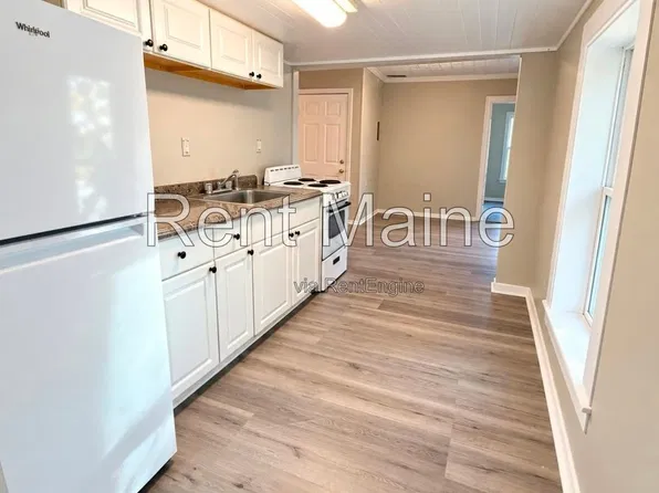 22 Middle St APT 2, Orono, ME 04473