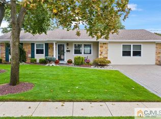 13 4th Ave, Monroe Township, NJ 08831