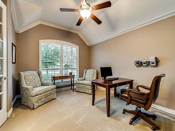 4th image of 1104 Newchester Dr