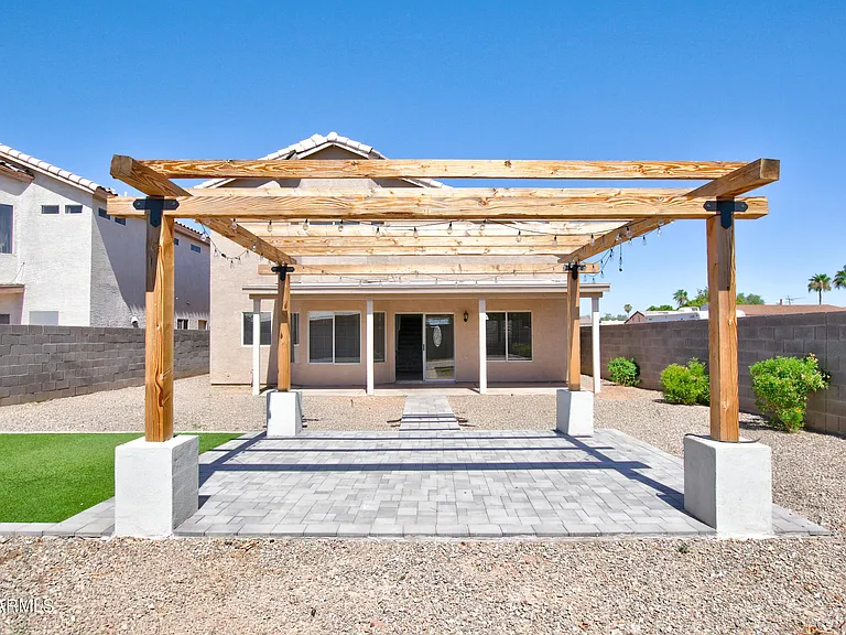 1550 N Sunset Pl — Photo 20