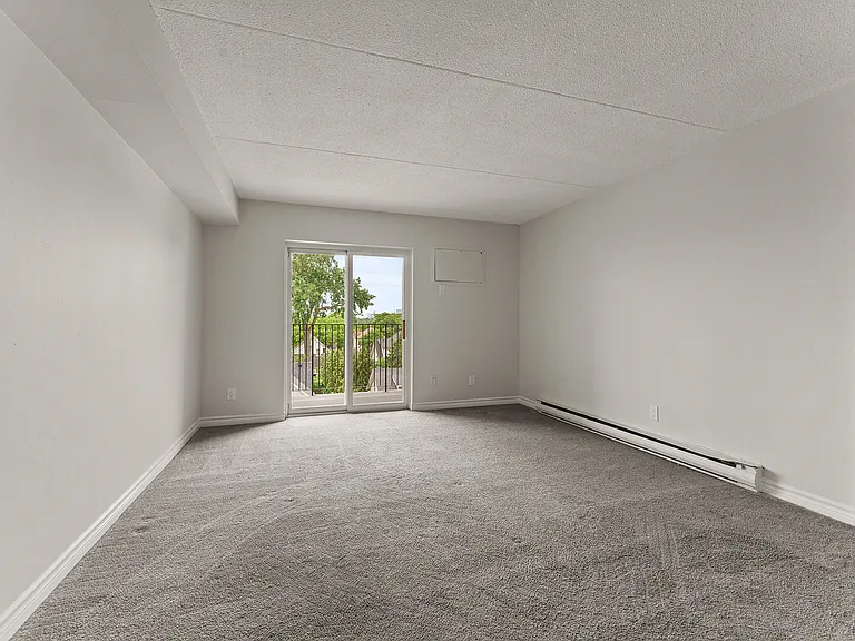3400 Erskine St — Photo 8