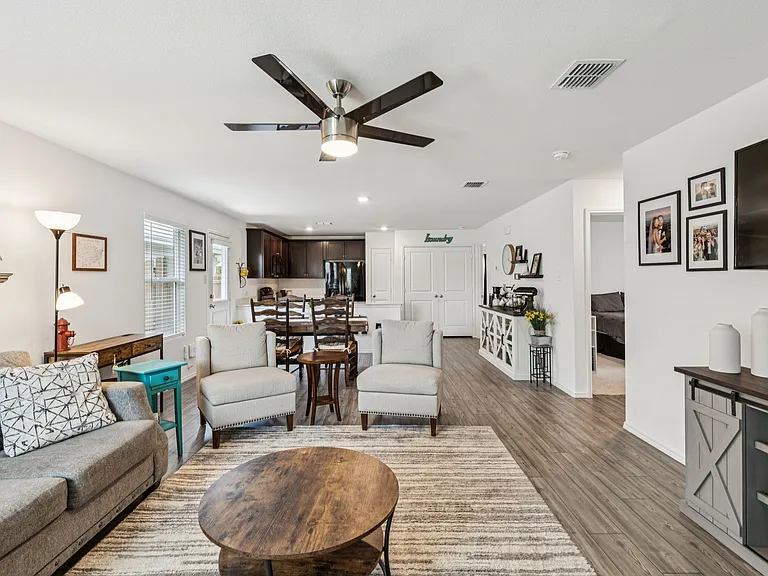 7408 Bluebell Ln — Photo 6