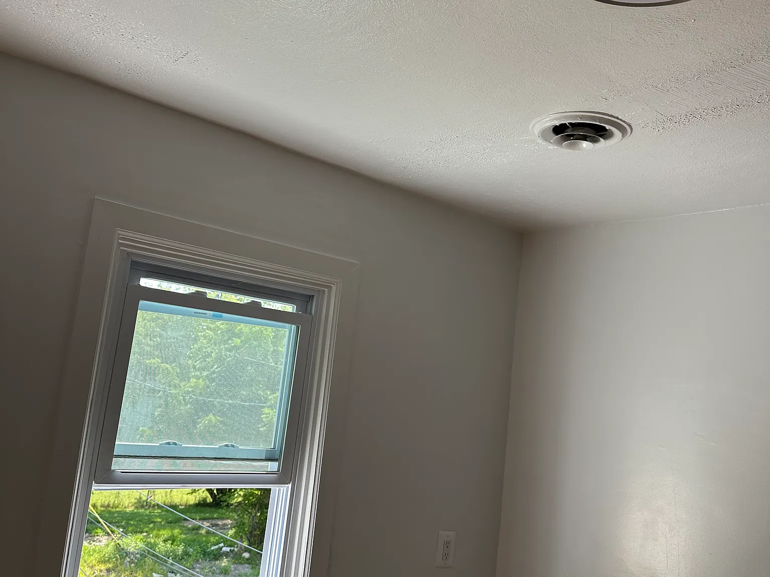 3 bed, 780 sqft, $1,150 — Photo 2