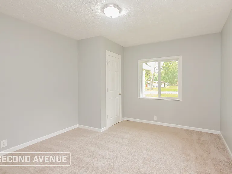 3636 N Dearborn St — Photo 14