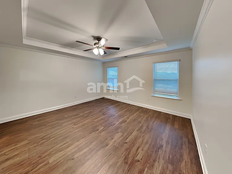 1009 Noah Ct — Photo 9