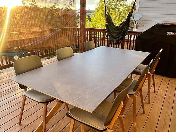 Deck w/ pergola