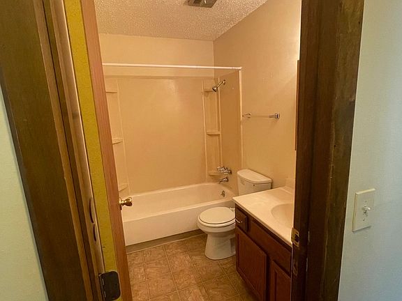 4th image of 6316 Urbandale Ave #1