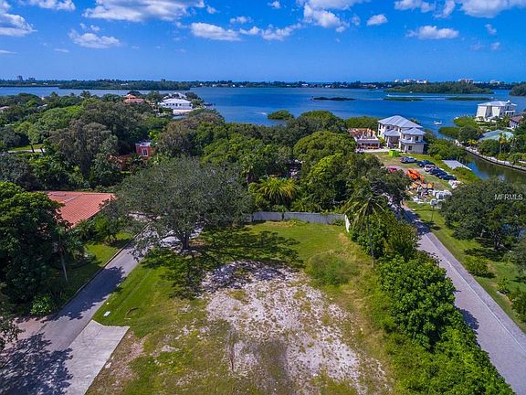 3rd image of 1419 Pine Bay Dr