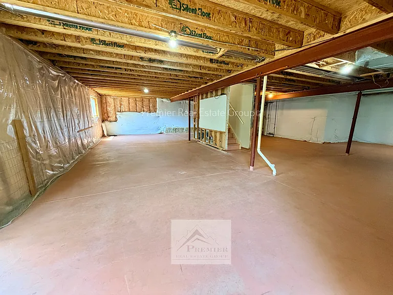 5831 Instone Cir — Photo 20