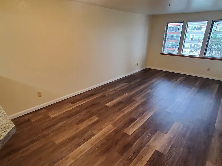 Portage Bay Apartments — Photo 37