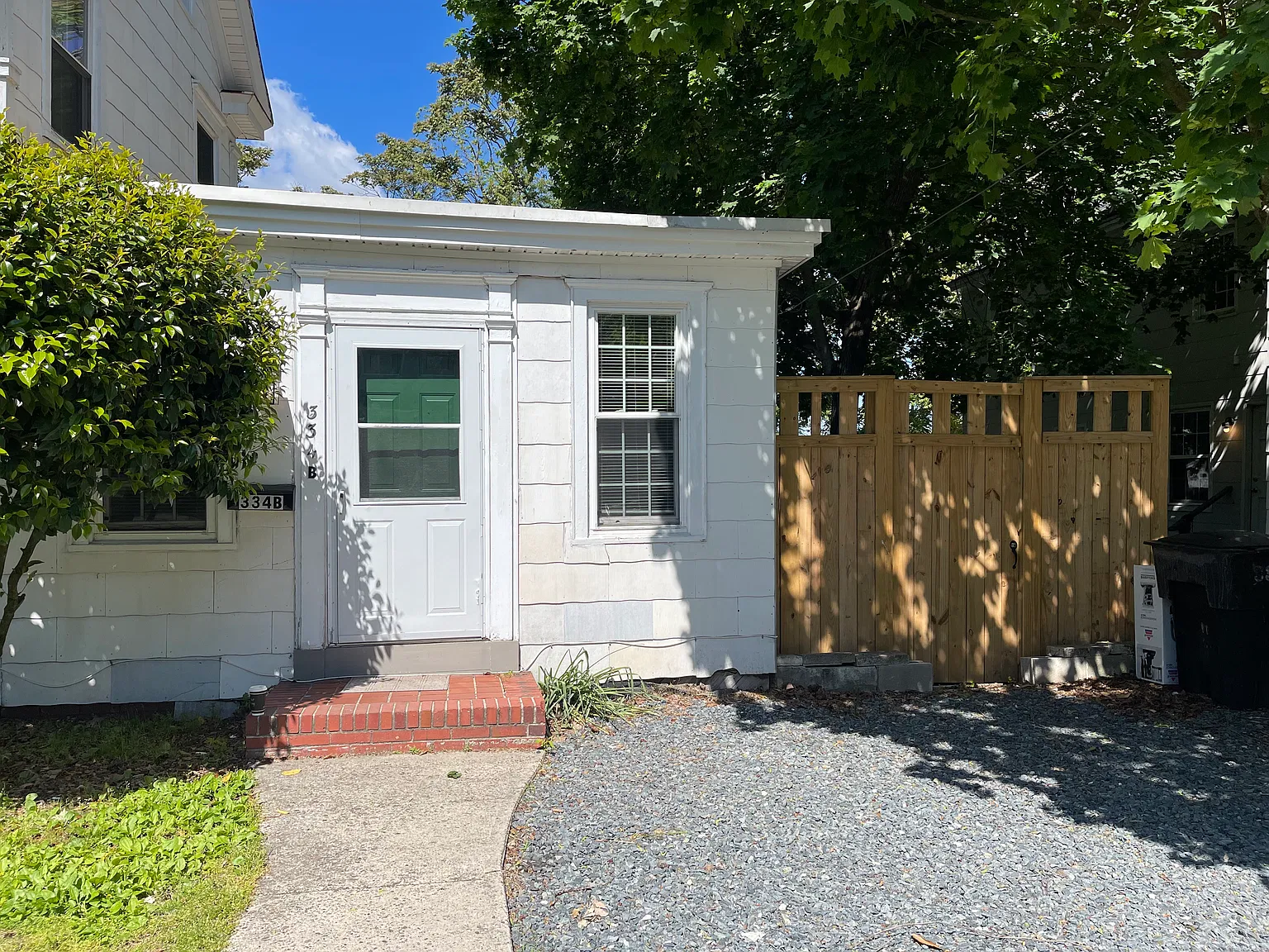 2 bed, 1000 sqft, $2,300 — Photo 2