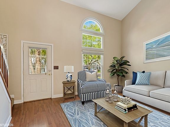 2nd image of 433 Newbury Dr #433
