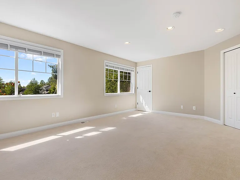 24923 NE 3rd Pl — Photo 16