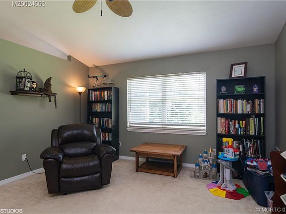 4th image of 421 SW Buxton Ave