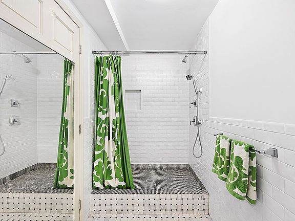 3rd image of 15 W 81st St #1H