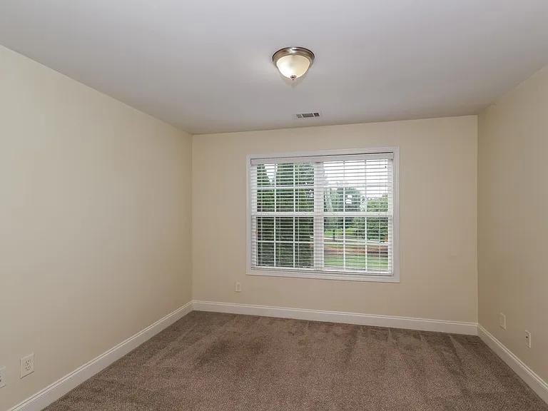 122 The Blvd — Photo 13