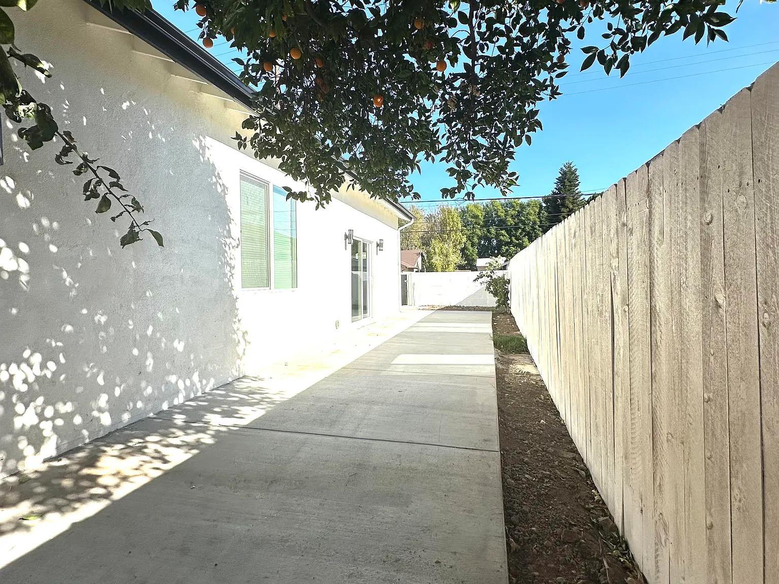 3 bed, 1200 sqft, $4,000 — Photo 3