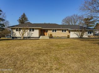 8 Riviera Dr, Latham, NY 12110