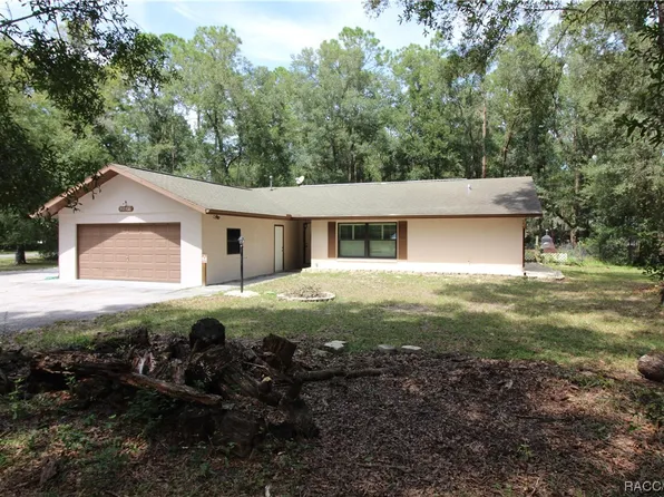 8235 W Pine Bluff St, Crystal River, FL 34428