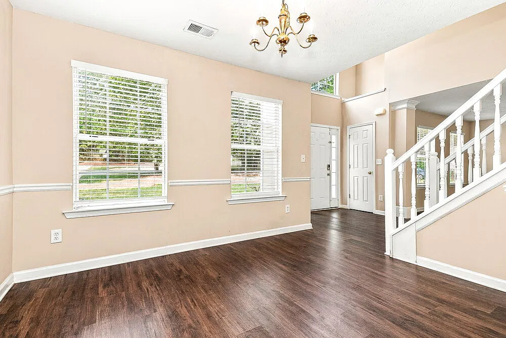 4 bed, 2.5 bath, 2360 sqft, $2,255 — Photo 4