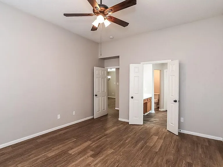 10518 Southway Bend Ln — Photo 11