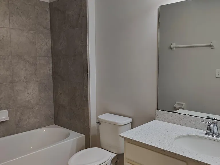 534 Richmond Dr — Photo 10