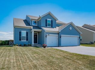 661 Windett Ridge Rd, Yorkville, IL 60560