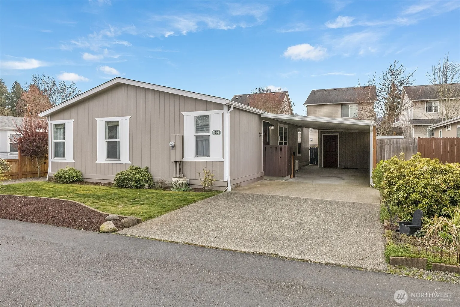 10420 197th Street E photo 1