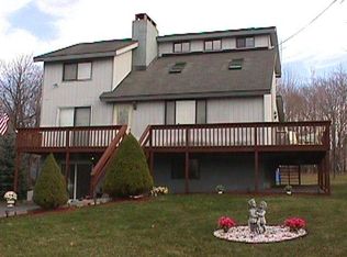 1694 Windemere Ln, Lake Ariel, PA 18436