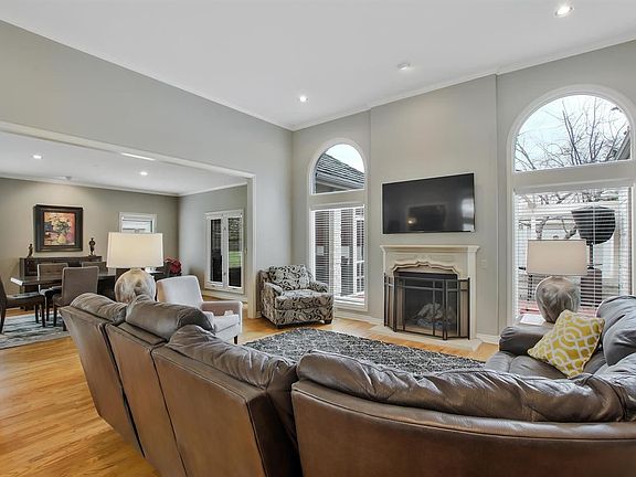 5th image of 1440 N Gatewood St APT 38
