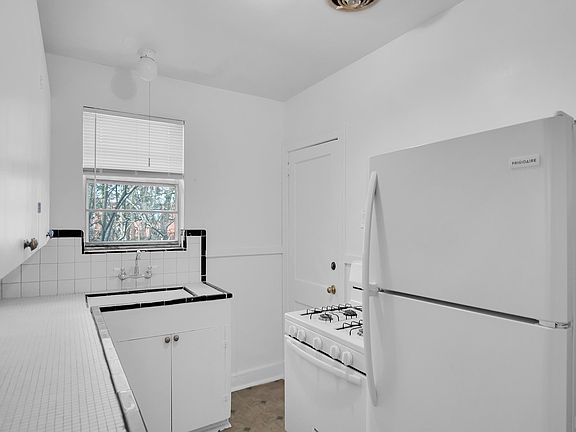 4th image of 725 Carol Marie Dr #C