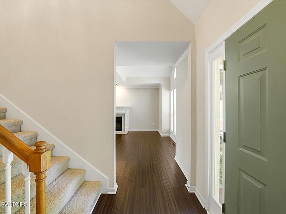 4th image of 2412 Maple Crest Ln