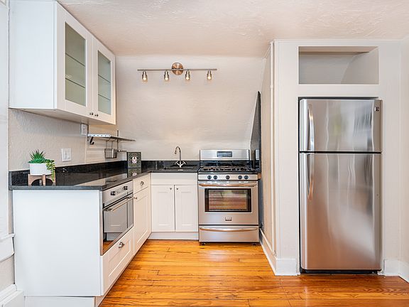 4th image of 1638 N Franklin St APT 5